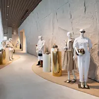 Bertempat di Pan Pacific Hotel, Louis Vuitton hadirkan koleksi Women’s Resort dan Pre-Fall 2025 Collections dengan sangat menarik. Mencerminkan suasana resort yang khas, Louis Vuitton menawarkan pengalaman berbelanja yang spesial dari biasanya. / Foto: Fimela.com.