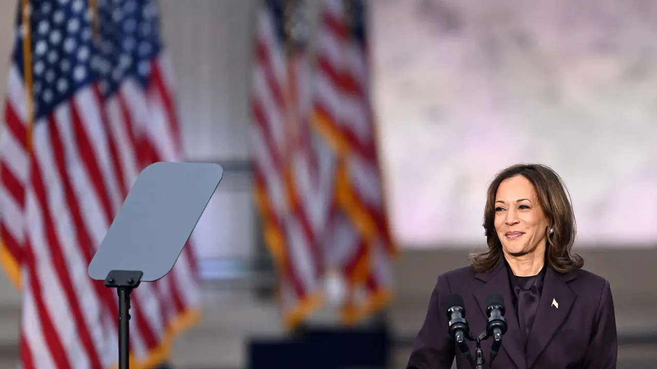 Tampil Perdana Usai Pilpres AS 2024, Kamala Harris Akui Kemenangan Donald Trump