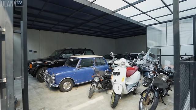 Punya 3 Lantai, Ini 7 Potret Rumah Baru Desta yang Mewah Bak Hotel