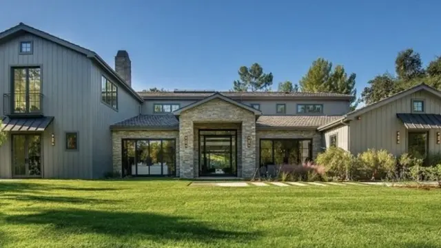 [Bintang] Kris Jenner