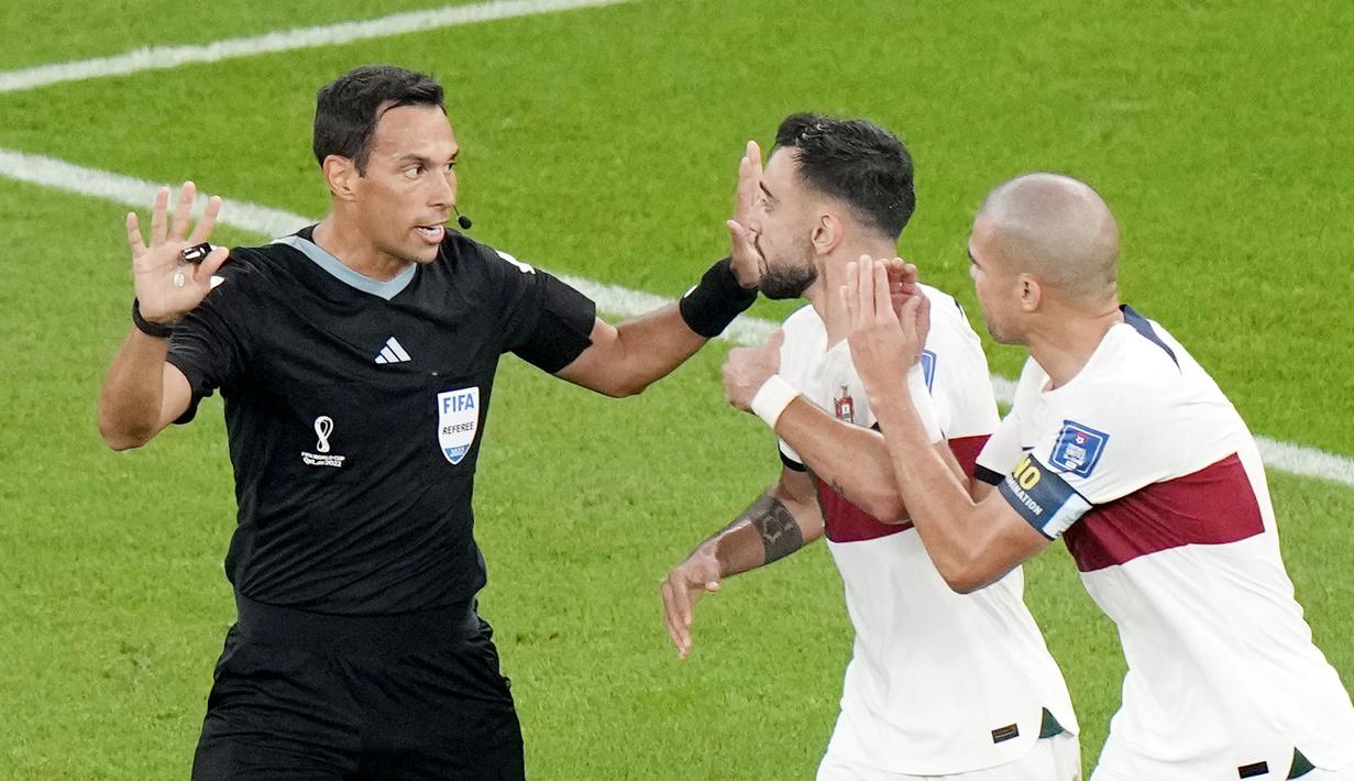 Timnas Portugal harus menelan pil pahit usai tersingkir dari Piala Dunia 2022. Portugal kalah 0-1 dari Maroko di Al Thumama Stadium, Doha, Qatar, Sabtu (10/12/2022). (AP/Luca Bruno)