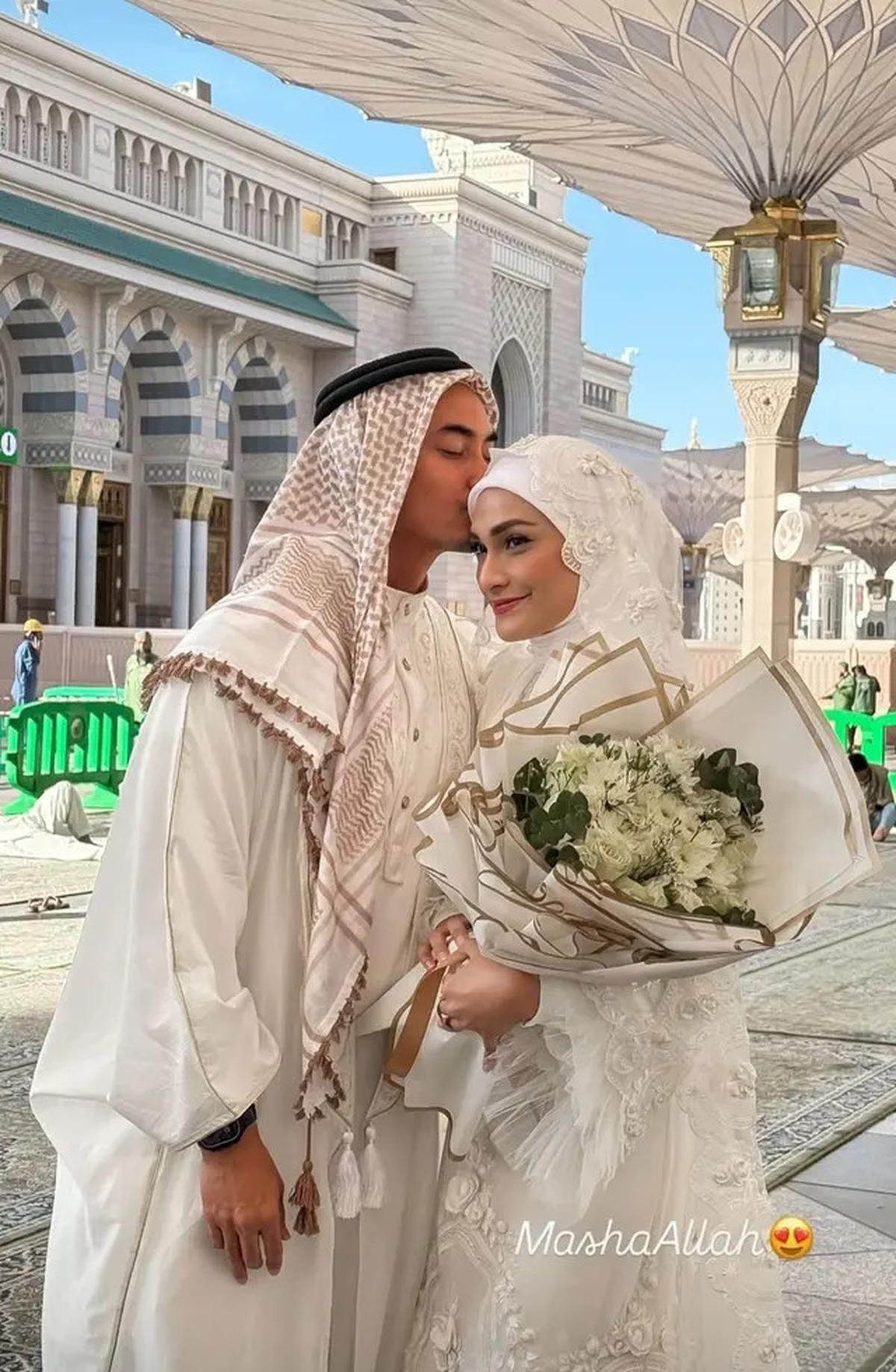 10 Potret Pernikahan Zumi Zola dan Putri Zulhas di Madinah, Dinikahkan Ust Adi Hidayat