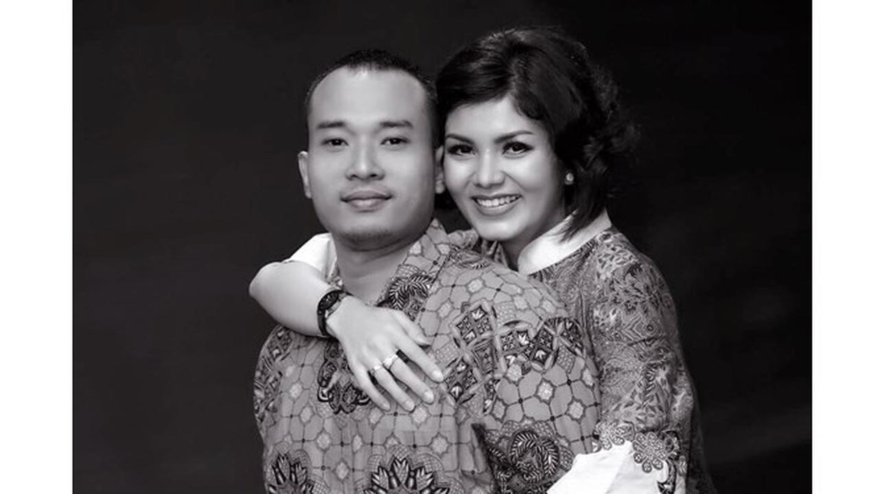 7 Potret Intan RJ dan Suami yang Selalu Romantis