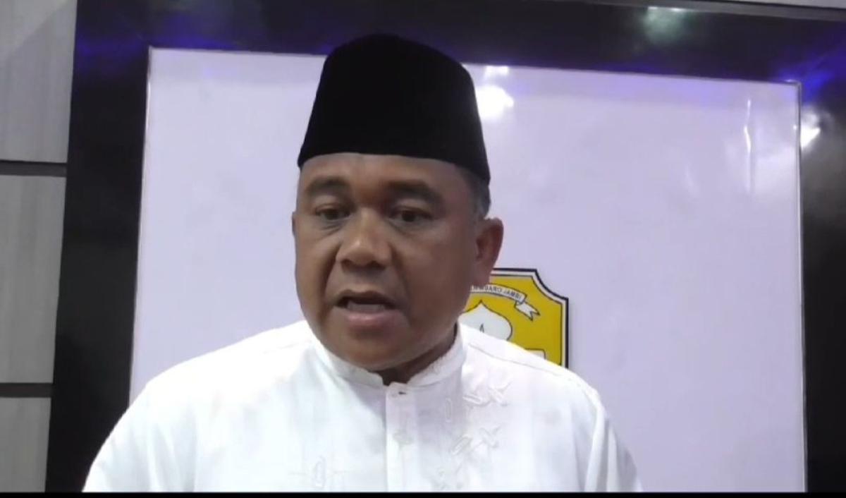 "Itu semua saya dapat informasi dari BKD untuk guru TK Asniati baru mengurus pensiun di tahun 2023 itu pada bulan Oktober, padahal sebelumnya sudah diingatkan," ujar Budhi.<br>