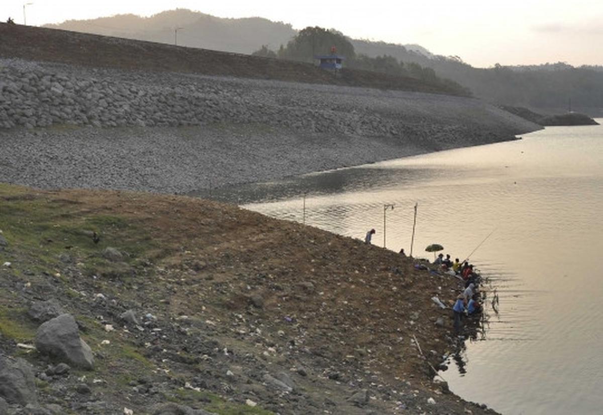 Dilanda kemarau, Waduk Wadas Lintang mengering drastis