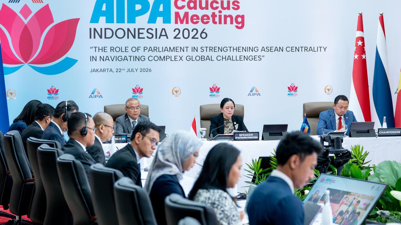 Buka Sidang Kaukus AIPA