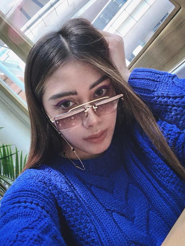Picci Ramlan dengan kacamata trendi (Sumber: Instagram/picciramlan)