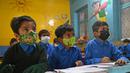 Penutupan sekolah-sekolah dari aktivitas pembelajaran tatap muka menghindari paparan kabut asap, yang beberapa kali lipat melebihi batas aman, kepada jutaan anak-anak di kota Lahore, Pakistan. (Arif ALI/AFP)