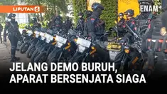 Jelang aksi unjuk rasa buruh di depan Gedung DPR, pasukan Brimob mulai disiagakan di kawasan Flyover Senayan, Jakarta, Kamis pagi. Puluhan personel bersenjata lengkap diterjunkan, termasuk pasukan bermotor hingga satu unit water cannon.