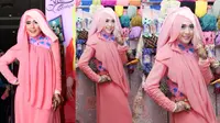 April Jasmine membuka cabang untuk butik busana muslim miliknya. Kali ini April membukanya di kawasan Ciledu, Tangerang,