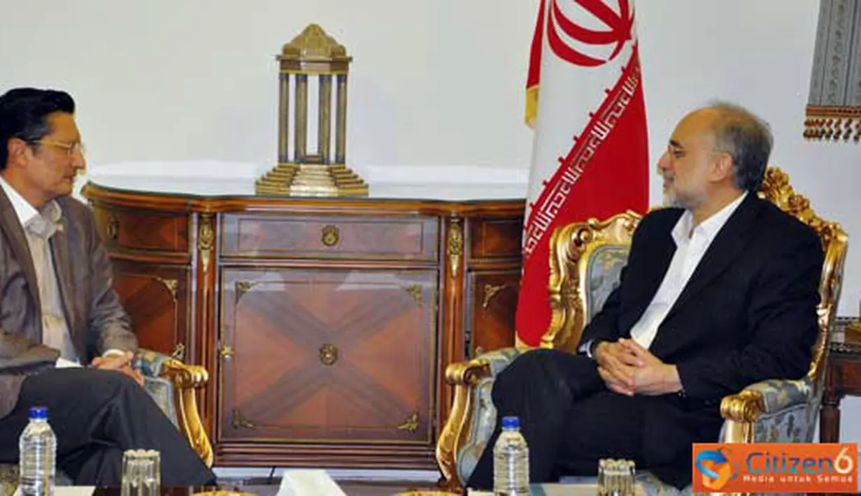 Citizen6, Iran: Fadel Muhammad dan Ali Akbar Salehi menghadiri pertemuan tingkat menteri D-8 di Tehran, RI-Iran. (Pengirim: Efrimal Bahri)