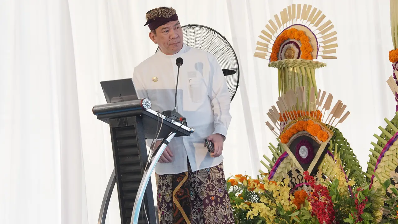Presiden Direktur JEC Group, DR. Dr. Johan A. Hutauruk, SpM(K)