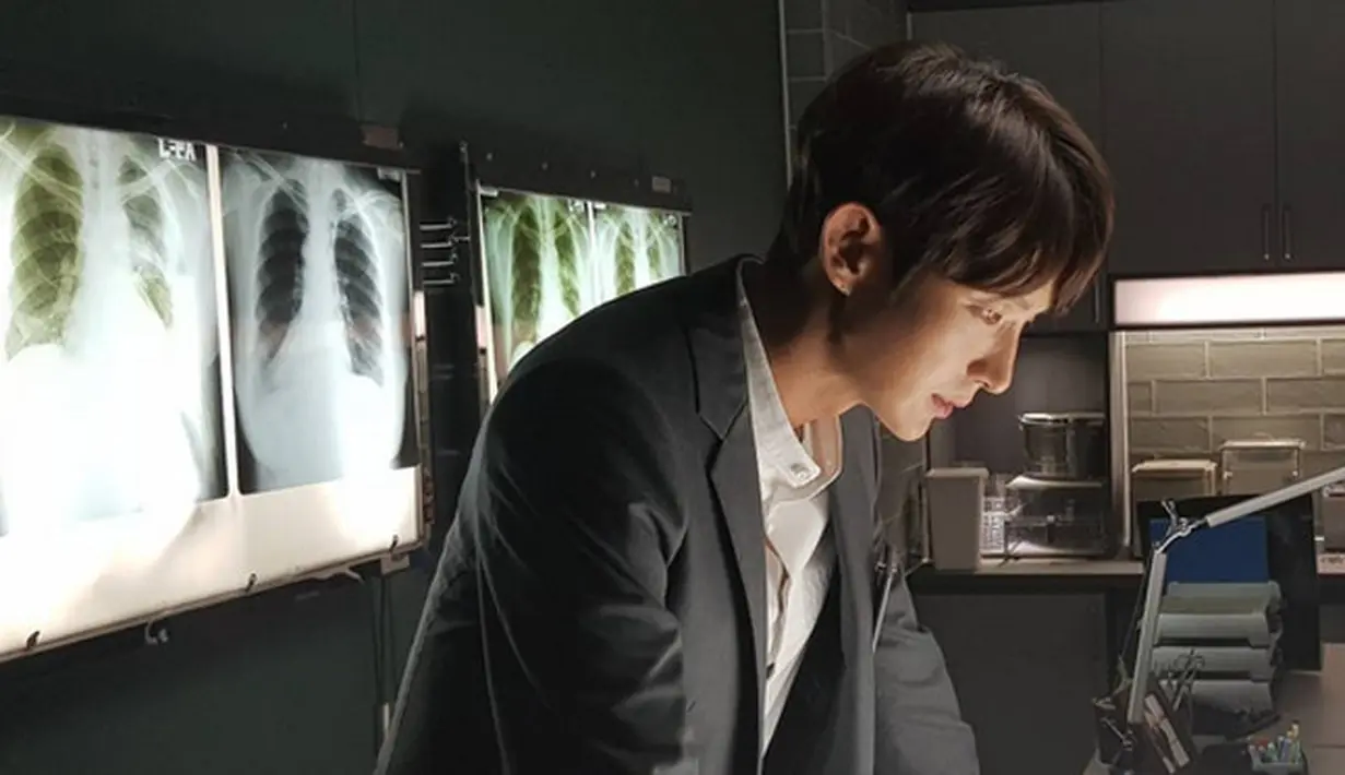 Banyak hal tak terduga menjadi seorang aktor ketika memerankan sebuah karakter. Seperti yang dialami oleh aktor Korea bernama Lee Jun Ki. Setiap penampilannya, ia memang selalu membuat penonton terpesona. (Instagram/actor_jg)