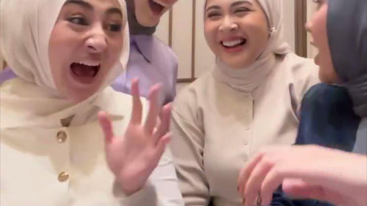 Reaksi Sahabat Saat Diberitahu Kesha Ratuliu Hamil Anak Ketiga, Semua Kaget dari Syifa Hadju - Aurel Hermansyah