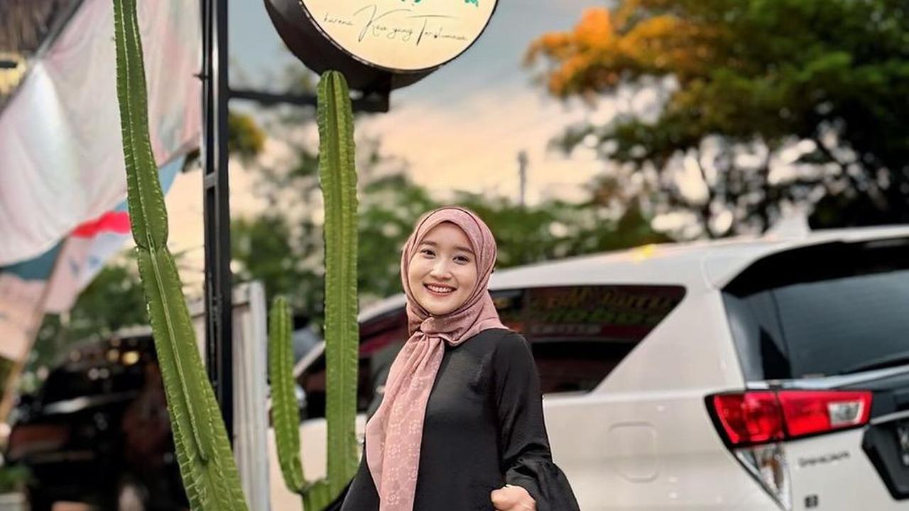Tampil Manis dan Anggun&nbsp;
