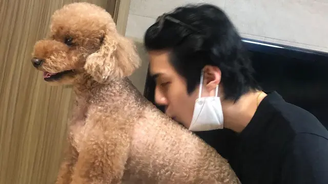 Sehun EXO dan Monsieur. (Instagram/ oohsehun)