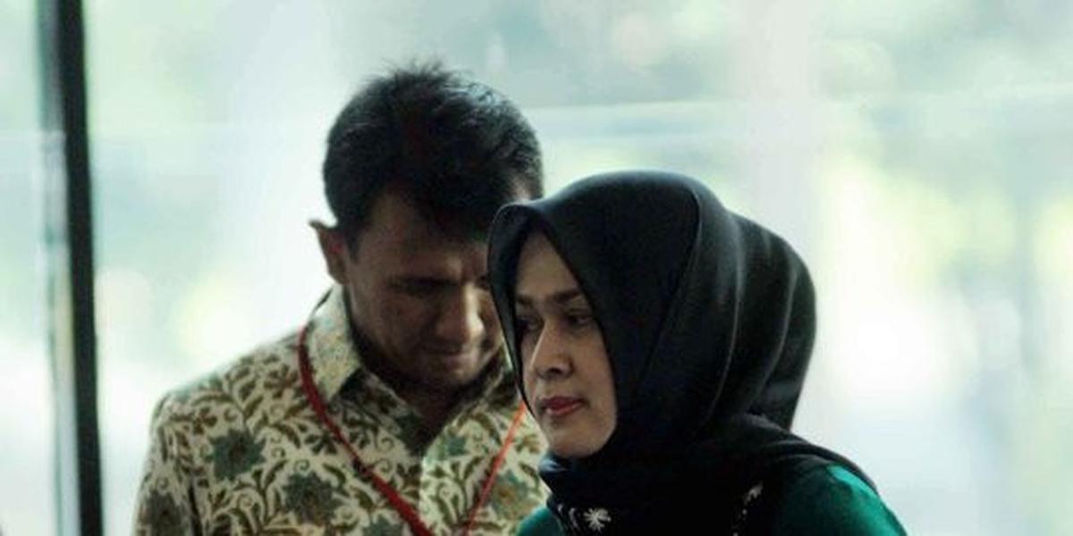 Gubernur Gatot dan istri muda jadi tersangka