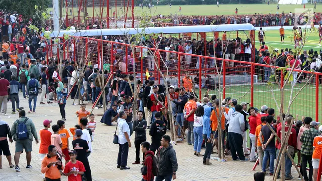 Antusiasme Suporter Saksikan Latihan Perdana Persija di 2019