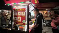 Jalan Panjang Samuri, Puluhan Tahun Jadi Sopir Truk Kini Punya 3 Cabang Kebab