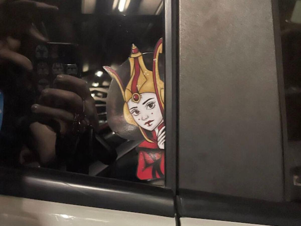 Kenapa kamu begitu malu-malu?
