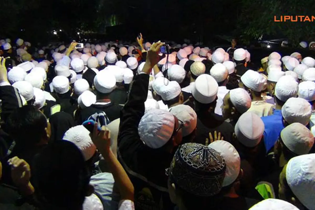 pengikut-habib-munzir-130915d.jpg