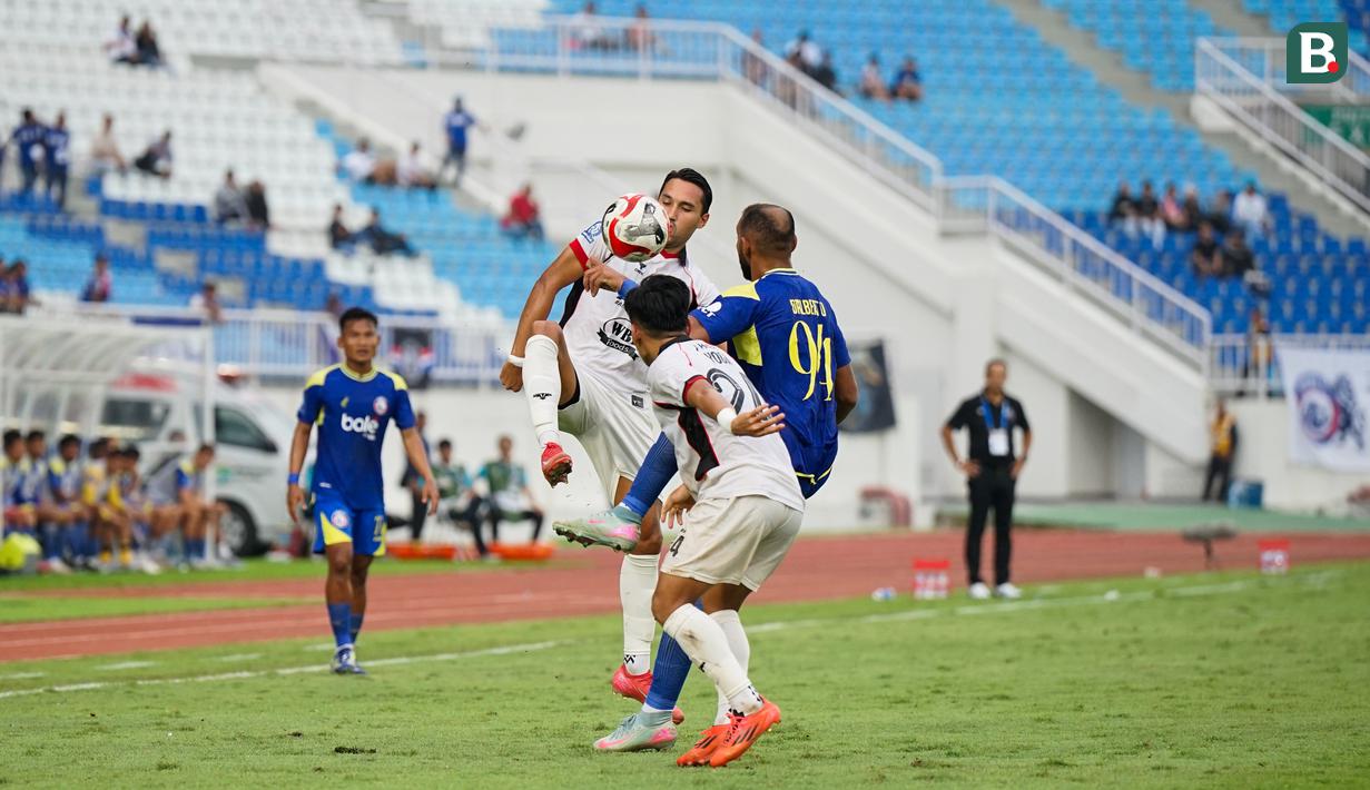 Arema FC berhasil meraih kemenangan 2-1 atas Persik Kediri pada laga pekan ke-17 BRI Super League musim ini di Stadion Kanjuruhan, Minggu (11/1/2026) sore WIB. (Bola.com/Iwan Setiawan)