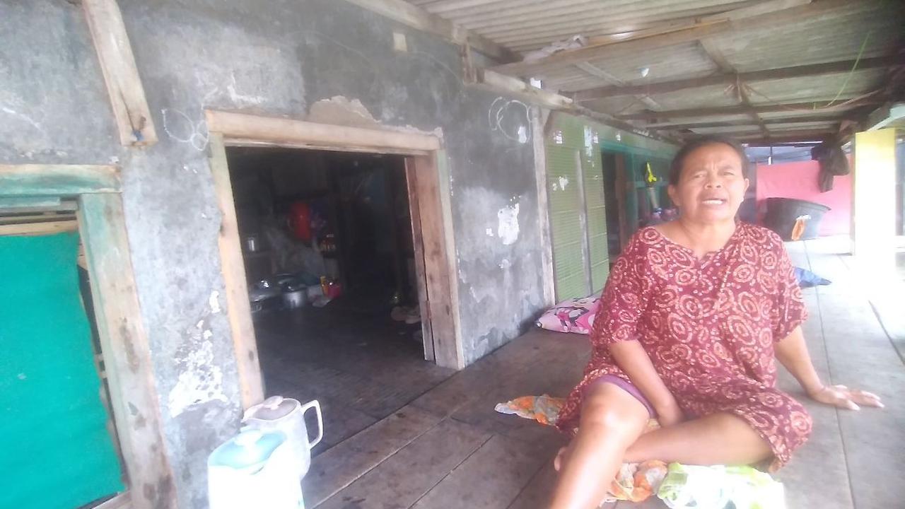 Tinggal seorang diri di rumah