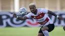 Penyerang Madura United, Rafael Silva berusaha mengontrol bola saat laga pekan keempat BRI Liga 1 2021/2022 di Stadion Madya, Jakarta, Sabtu (25/09/2021) WIB. (Bola.com/Bagaskara Lazuardi)