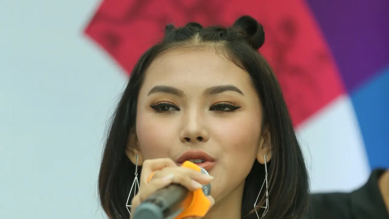 [Bintang] Shakira Jasmine