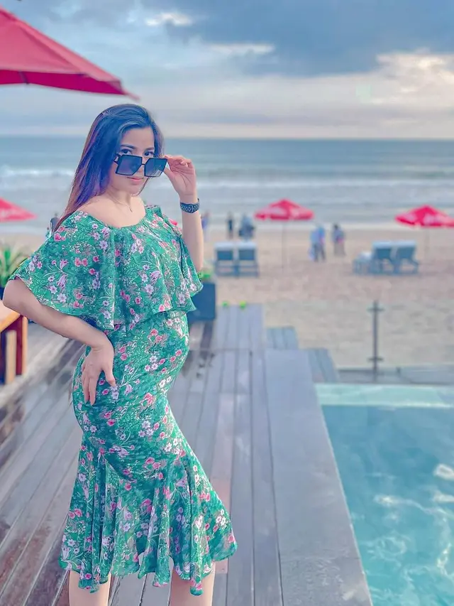 Sedang Hamil, Ini 6 Potret Marissa Brigitta Adik Celine Evangelista Pamer Baby Bump