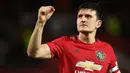 11. Harry Maguire dipercaya menjadi kapten Manchester United pada awal musim 2020 ini.(AFP/Oli Scarff)