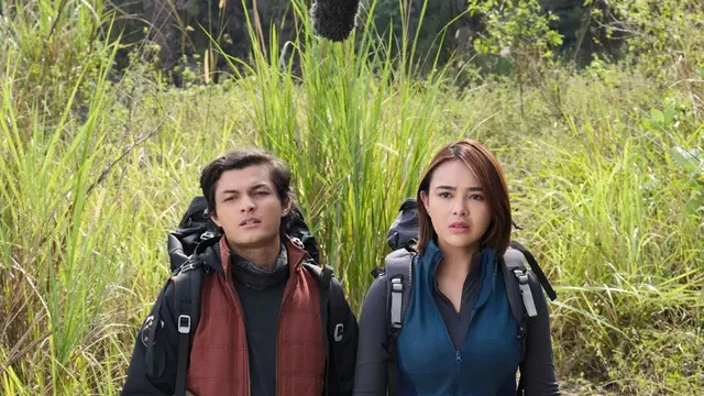 Amanda Manopo di lokasi syuting film Dusun Mayit. (Foto: Dok. Hitmaker Studios)