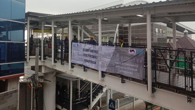 Peresmian intergasi Halte Transjakarta Jatinegara 2 dengan Stasiun Jatinegara di Jakarta Timur, Rabu (4/1/2023).