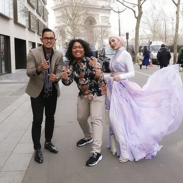 Marshel Widianto pergi ke Paris untuk menyaksikan Paris Fashion Week.