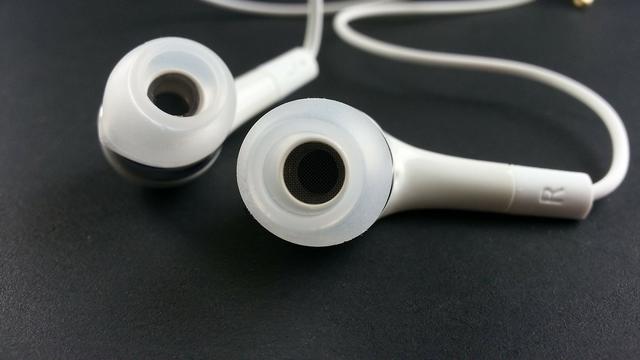 4 Tips Mencegah Bahaya Penggunaan Headset