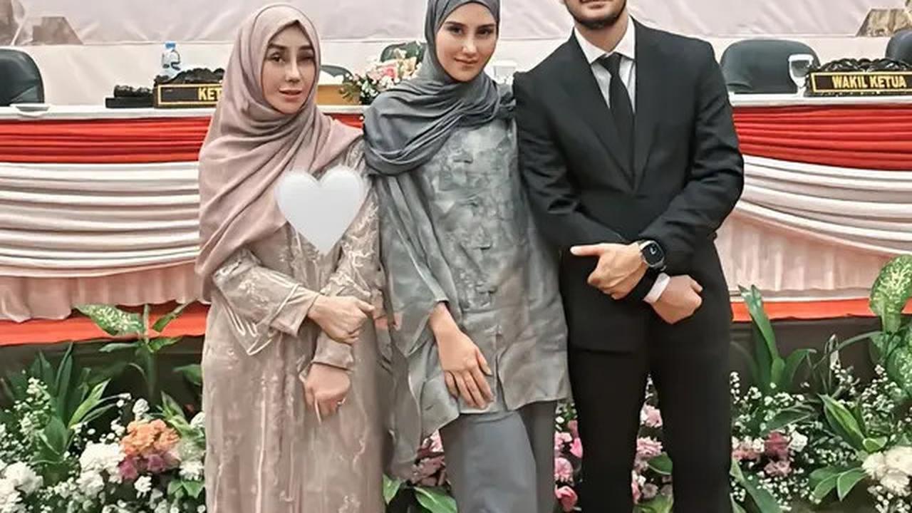 6 Potret Syahnaz dan Amy Qanita Dampingi Jeje Govinda di Penetapan Bupati Terpilih
