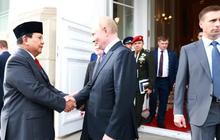 Terbang ke Rusia, Prabowo Bakal Bertemu Putin