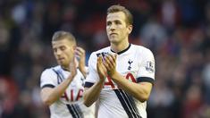 Pemain Tottenham Hotspur, Harry Kane, mencetak gol penyama kedudukan saat timnya menahan imbang Liverpool 1-1 pada lanjutan Liga Inggris di Stadion Anfield, Liverpool, Minggu (3/4/2016) dini hari WIB. (Action Images via Reuters/Carl Recine)