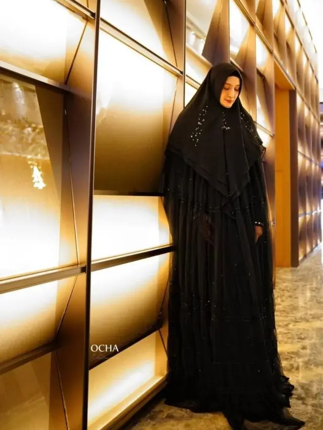 Pesona Inneke Koesherawati, Tak Lagi Muda Namun Wajahnya Tetap Meneduhkan