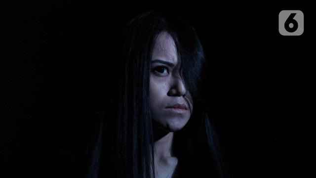 Misteriusnya Penampilan Riana Saat Rilis Film The Sacred Riana 2: Bloody Mary