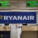 Jendela Pesawat Ryanair Terlepas di Udara, Penumpang Nyaris Tersedot Keluar