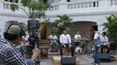 Eargasm NOAH berlangsung di tengah-tengah gedung Museum Bank Indonesia, kawasan Kota, Jakarta Barat. Para personel NOAH dan 16 penggemar yang beruntung juga menggunakan busana warna putih. (Galih W. Satria/Bintang.com)