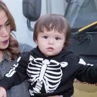 Putra Jessica Iskandar, El Barrack Alexander sudah mulai masuk sekolah.