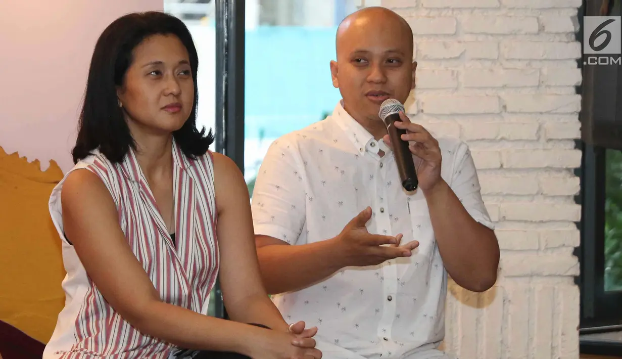 Founder brigthspot Hogi Wirjono (kanan) saat jumpa pers persiapan perhelatan Brightspot bertema Modern Culture Festival di SCBD Jakarta, Kamis (26/10). Festival diadakan di PIK Avenue Ballroom pada 2-5 November 2017. (Liputan6.com/Angga Yuniar)