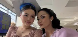 Amora Lemos, Putri Kris Dayanti saat momen kelulusan SMP. [@krisdayantilemos]