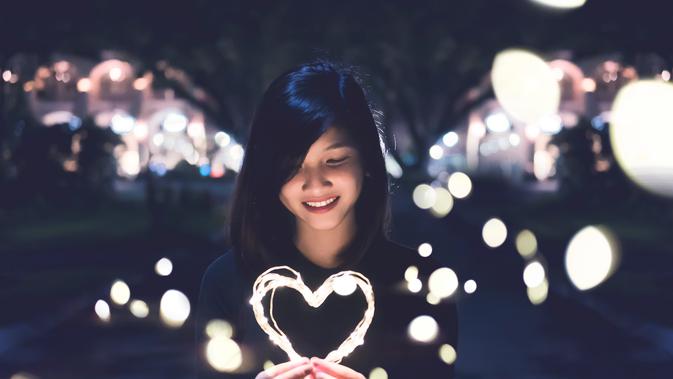 40 Kata Kata Cinta Dalam Diam Penuh Perasaan Dan Menyentuh Hati
