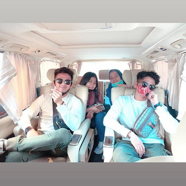 6 Potret Kedekatan Rizki D'ACademy dan Aryaningrat, Wanita yang Sempat Bikin Heboh