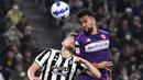 Fiorentina yang di leg pertama kalah 0-1, tampil lebih agresif dengan unggul penguasaan bola. Nicolas Gonzalez (kanan) dkk mampu menguasai jalannya permainan mencapai 68 persen dibanding Juventus. (LaPresse via AP/Marco Alpozzi)