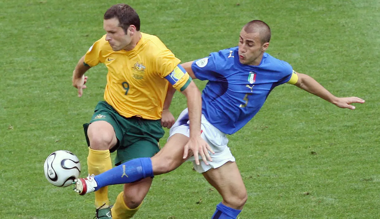Pertahanan Italia di Piala Dunia 2006 terkenal sangat kukuh. Sejak babak penyisihan sampai menjadi juara, hanya dua gol yang bersarang ke gawang Italia. Amerika Serikat dan Prancis saja yang berhasil membobolnya. (AFP/John Mcdaougall)