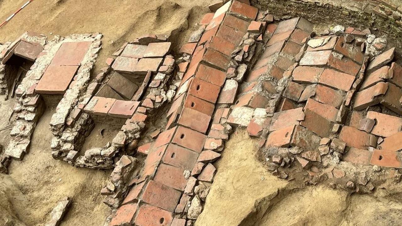 Arkeolog Temukan 20 Makam Kuno dari Abad Ketujuh di Dekat Gereja Tua, Ternyata Milik Keluarga Kerajaan dan Para Biarawan